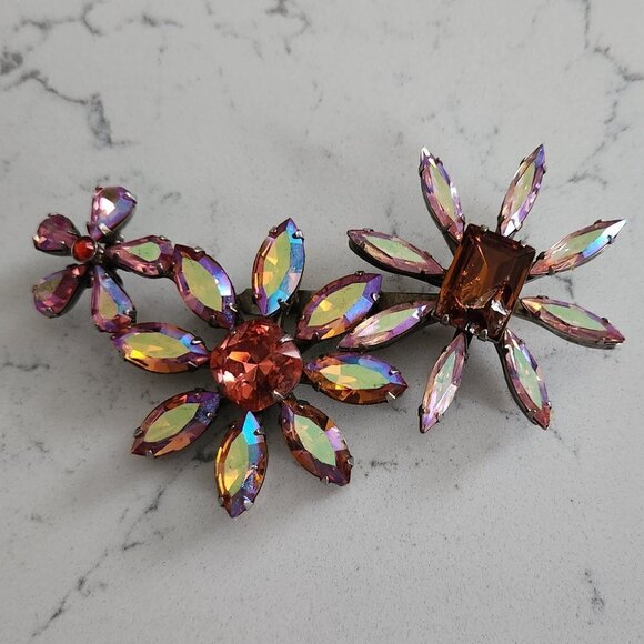 Sorrelli Crystal Flower Cluster Brooch - Picture 1 of 5